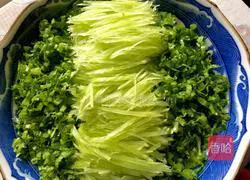 Illustration of how to make cold green bamboo shoots 3