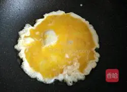 Illustration of how to make tomato scrambled eggs (same ingredients but different methods) 7