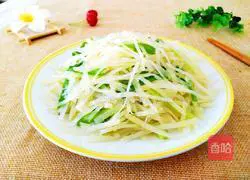 Illustration of how to make fried leeks with shredded potatoes 15