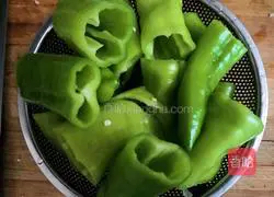 Illustration of how to make garlic tiger pepper 3