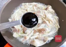 Illustration of how to stir-fry oyster mushrooms 6