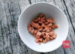 Illustration of how to make onion and potato pancakes 6