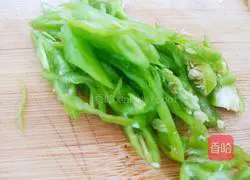 Illustration of how to make three shredded vegetables with soy sauce 3