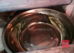 Illustration of how to make cold garlic and spicy chicken feet 1