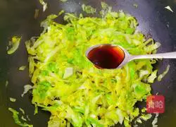Illustration of how to stir-fry cabbage 8