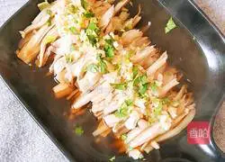 Illustration of how to steam king oyster mushrooms with garlic 10