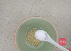 Illustration of how to make cold cucumber 8