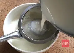 Illustration of how to make ginger and milk 6