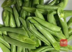 Illustration of how to make cold beans with cold sauce 1