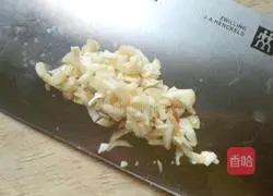 Illustration of how to make cold and spicy kelp shreds 4