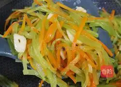 Garlic lettuce Illustration of how to make shredded carrots 7