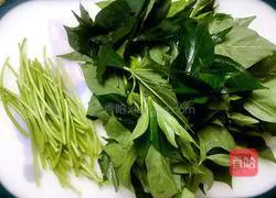 Illustration of how to stir-fry sweet potato leaves 2