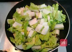 Illustration of how to make garlic cabbage 8