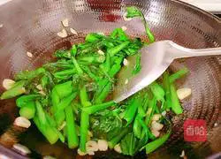 Illustration of how to make stir-fried cabbage 11