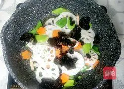 Kuaishou Lotus Pork Stir-fried Recipe Illustration 5