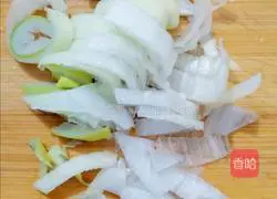 Illustration of how to make fried vermicelli with cabbage 2