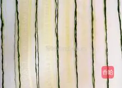 Illustration of how to make cool and sour cucumber 2