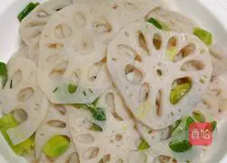Illustration of how to make stir-fried lotus root slices 9