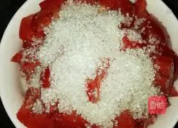 Illustration of how to make white sugar tomatoes 4