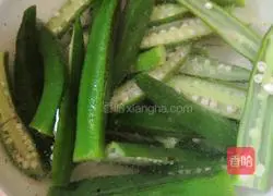Illustration of how to make boiled okra 4