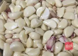 Illustration of how to make sweet and sour garlic 1