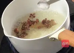 Illustration of how to make pickled pepper pig skin 2