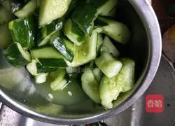 Illustration of how to make cold cucumber 2