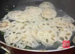 Illustration of how to make stir-fried lotus root 4