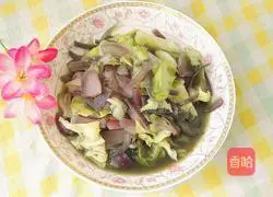 Illustration of how to stir-fry lotus white onions 11