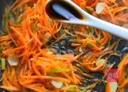 Illustration of how to make fried carrots 10