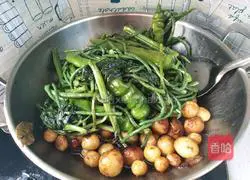 Illustration of how to make small potatoes and pickles 7