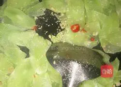 Illustration of how to make stir-fried lettuce 4