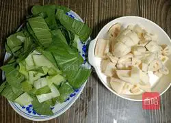 Illustration of how to make cabbage and lotus root stewed 2