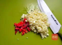 Illustration of how to make stir-fried fungus 3