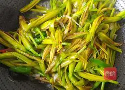 Illustration of how to cook day lilies 10