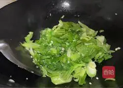 Illustration of how to make garlic mustard greens 5