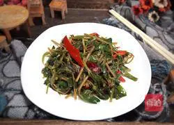 Illustration of how to make spicy stir-fried purslane 12