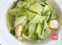 Illustration of how to make cucumber mushrooms in clear soup 10