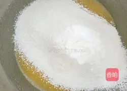 Illustration of how to make black sesame egg rolls 4