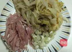 Illustration of how to make sauerkraut and shredded potatoes 2