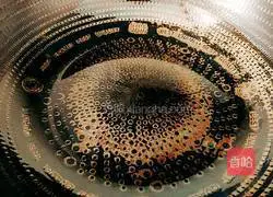 Illustration of how to stir-fry celery and lily 6