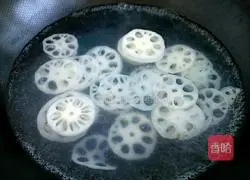 Illustration of how to make lotus pond stir-fry 2