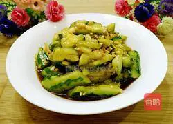 Illustration of how to beat cucumbers with knife 9