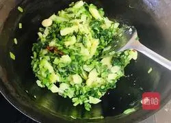 Illustration of how to make cabbage and potatoes stewed 6