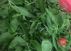 Illustration of how to make Chaoshan special hemp leaves 1