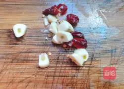 Illustration of how to make fried fungus and lettuce 4