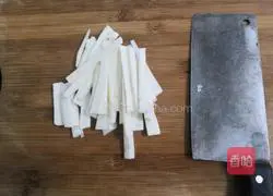 Illustration of three-medicine lettuce and fried fungus 2