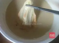 Illustration of how to make fried pumpkin flowers 5