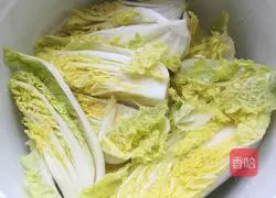 Illustration of how to make spicy and sour cabbage 4