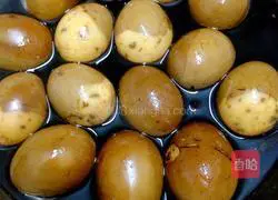 Illustration of how to make hillbilly braised eggs 10